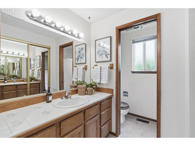 11000 Nw 29TH Ave, Vancouver, WA 98685