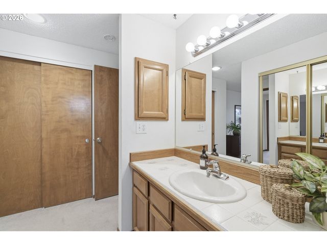 11000 Nw 29TH Ave, Vancouver, WA 98685