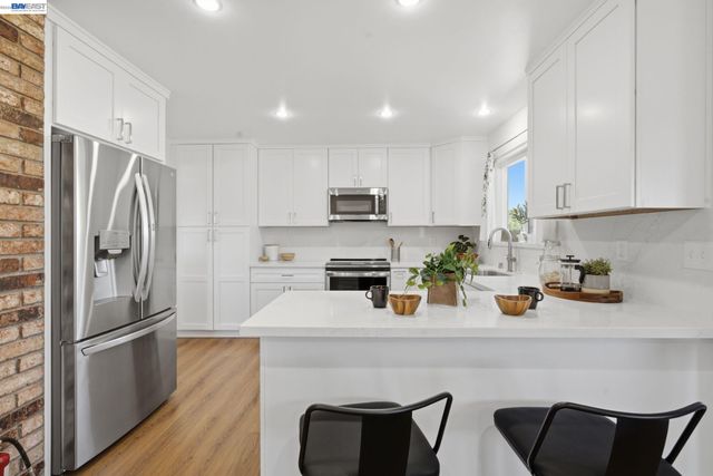 1880 Kappa Ave, San Leandro, CA 94579