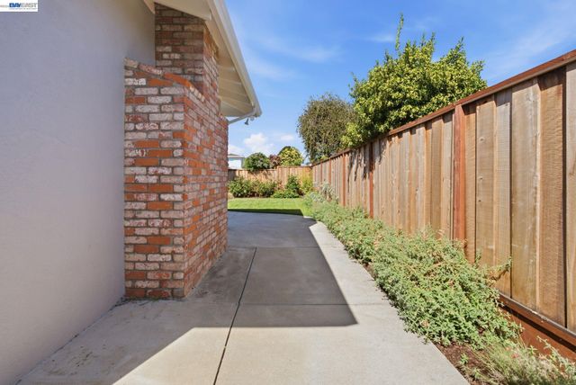 1880 Kappa Ave, San Leandro, CA 94579