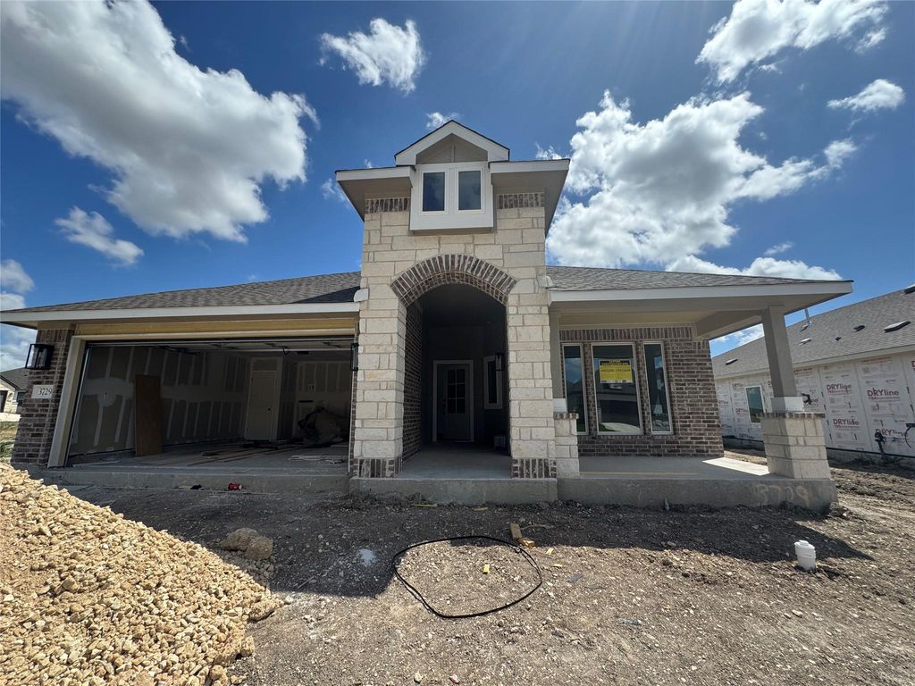 3729 Pin Oak Hills HLS, Seguin, TX 78155
