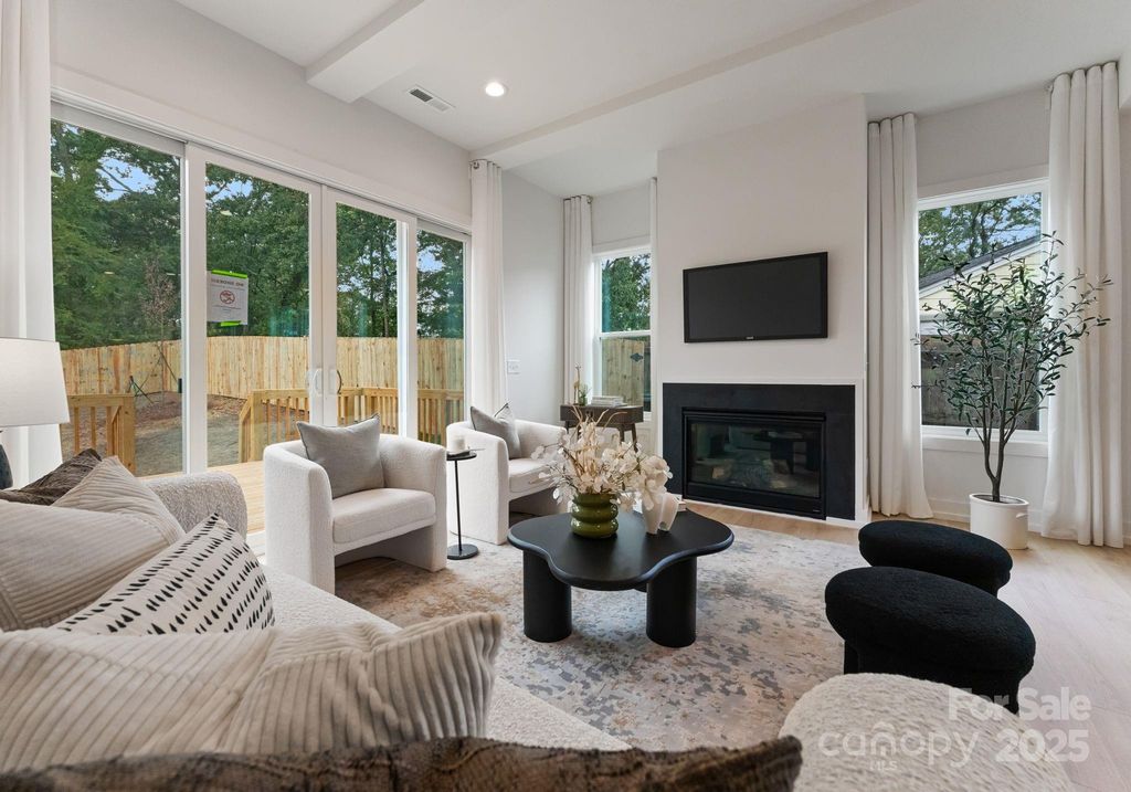 1409 Downs Avenue, Charlotte, NC 28205