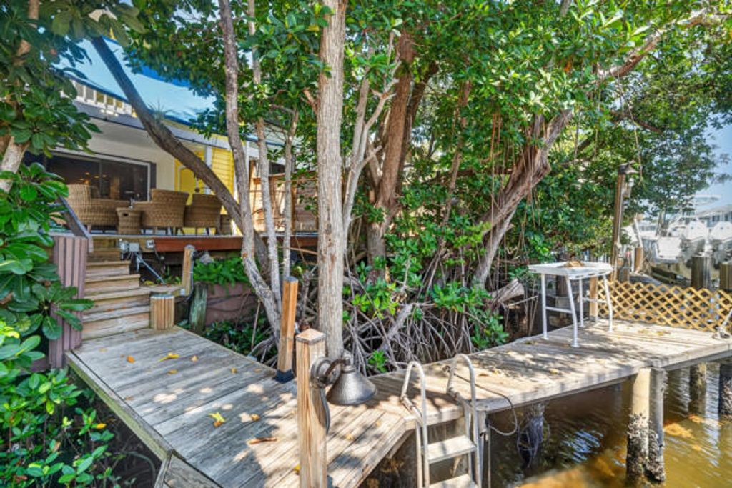 622 Mariners Way, Boynton Beach, FL 33435