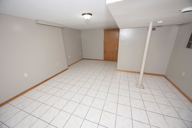 1611 W Glenwood Avenue, Joliet, IL 60435