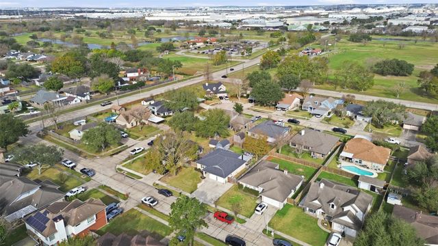 1201 Willowbriar Lane, Deer Park, TX 77536