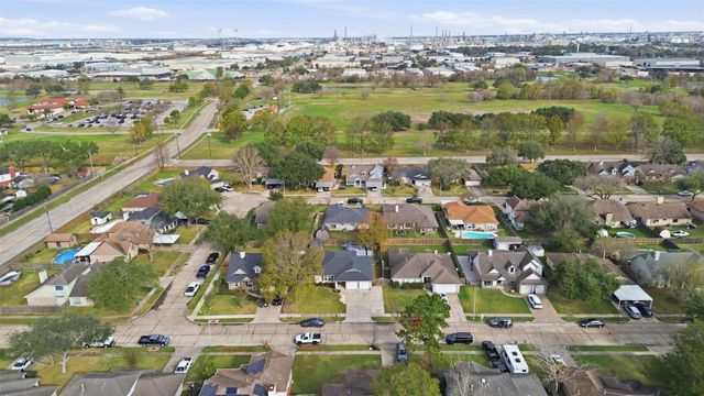1201 Willowbriar Lane, Deer Park, TX 77536