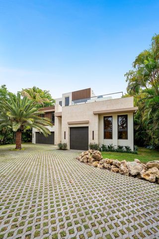 5 Barefoot Lane, Lantana, FL 33462