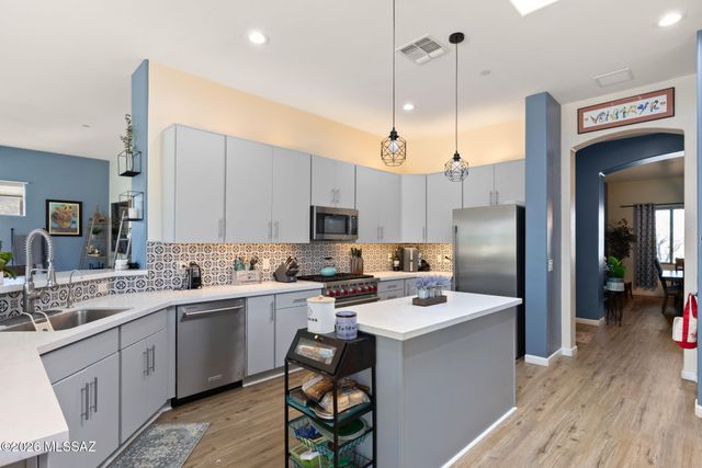 10528 S Coyote Melon Loop, Vail, AZ 85641