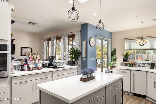 10528 S Coyote Melon Loop, Vail, AZ 85641