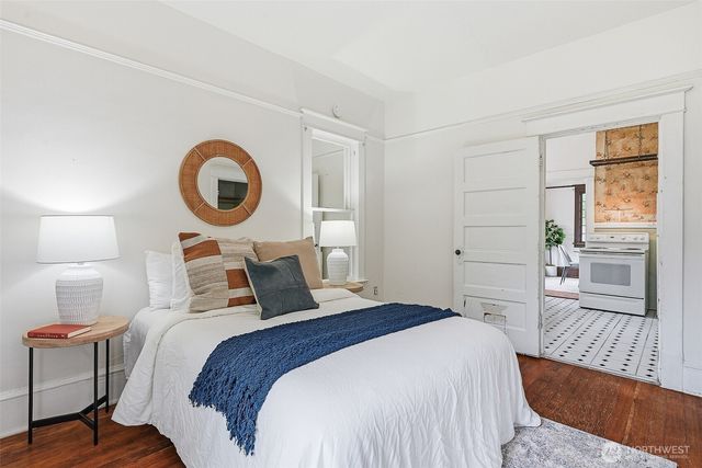 4651 1st Avenue NE, Seattle, WA 98105