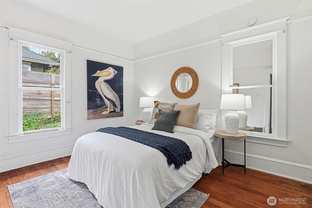 4651 1st Avenue NE, Seattle, WA 98105