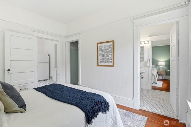 4651 1st Avenue NE, Seattle, WA 98105