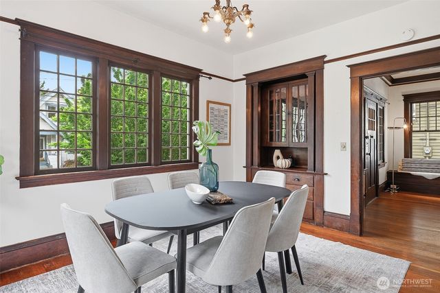 4651 1st Avenue NE, Seattle, WA 98105