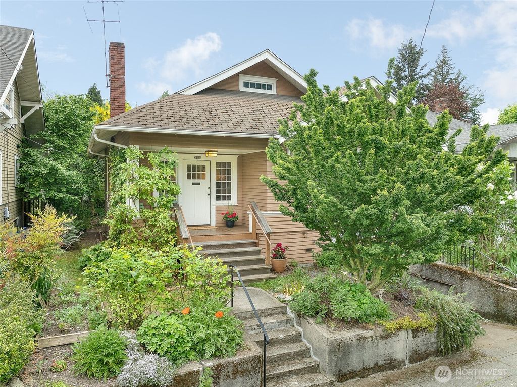 4651 1st Avenue NE, Seattle, WA 98105