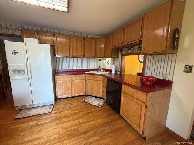 4 Chaucer Road, Staatsburg, NY 12580