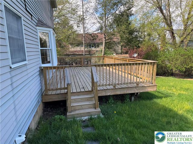 1929 Earls Court, Salisbury Twp, PA 18103