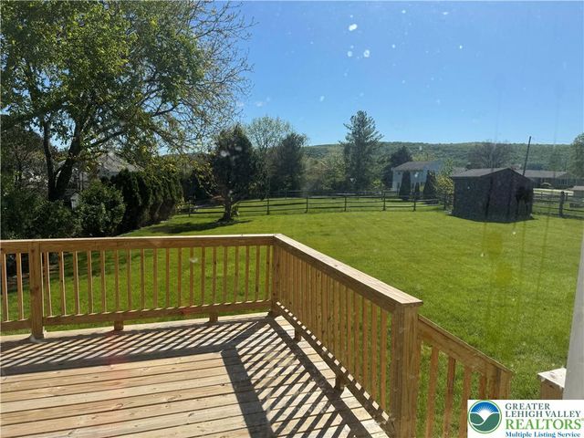 1929 Earls Court, Salisbury Twp, PA 18103