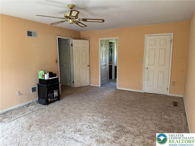 1929 Earls Court, Salisbury Twp, PA 18103