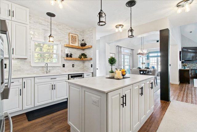 7542 Deer Valley Crossing, Powell, OH 43065