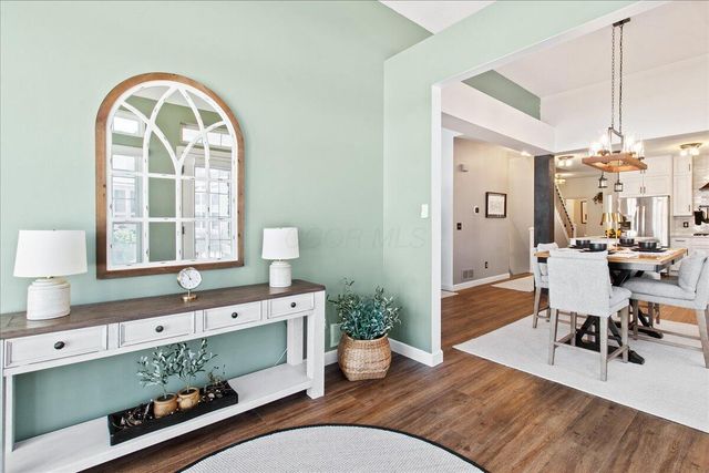 7542 Deer Valley Crossing, Powell, OH 43065