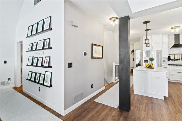 7542 Deer Valley Crossing, Powell, OH 43065