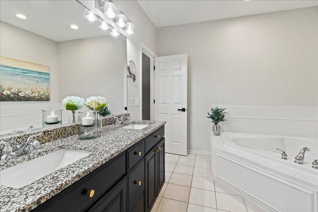 7542 Deer Valley Crossing, Powell, OH 43065