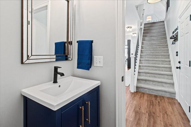 7542 Deer Valley Crossing, Powell, OH 43065