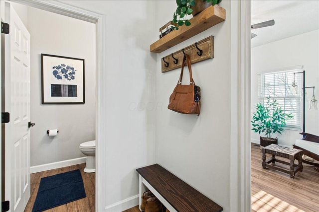 7542 Deer Valley Crossing, Powell, OH 43065