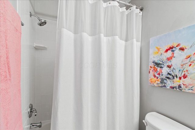 7542 Deer Valley Crossing, Powell, OH 43065