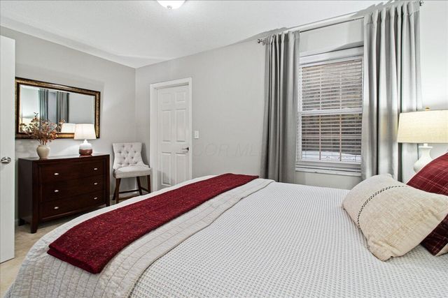 7542 Deer Valley Crossing, Powell, OH 43065