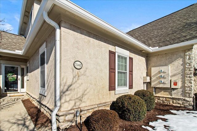 7542 Deer Valley Crossing, Powell, OH 43065