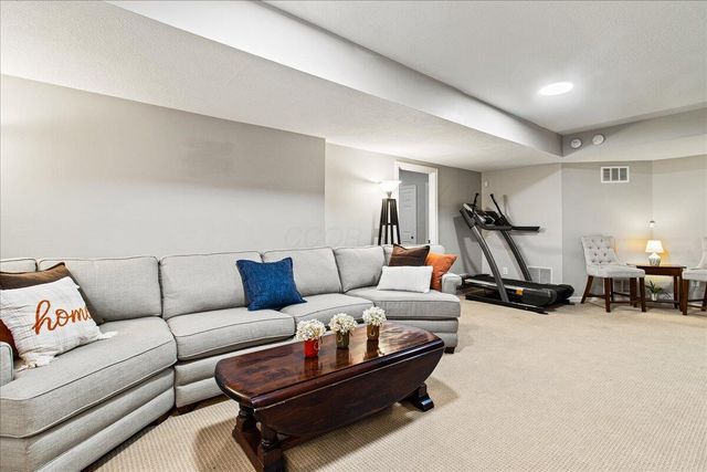 7542 Deer Valley Crossing, Powell, OH 43065