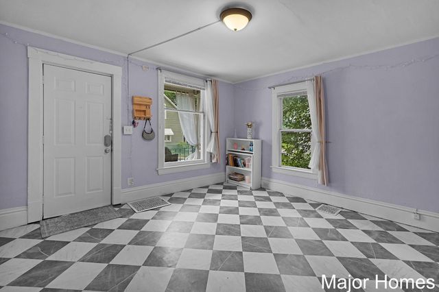 323 Robey Place SE, Grand Rapids, MI 49506