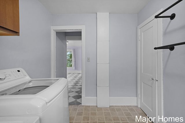 323 Robey Place SE, Grand Rapids, MI 49506
