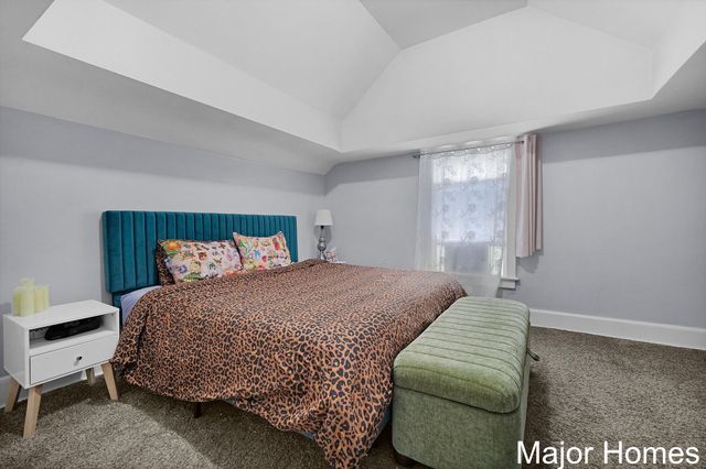323 Robey Place SE, Grand Rapids, MI 49506
