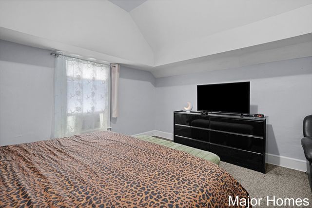 323 Robey Place SE, Grand Rapids, MI 49506