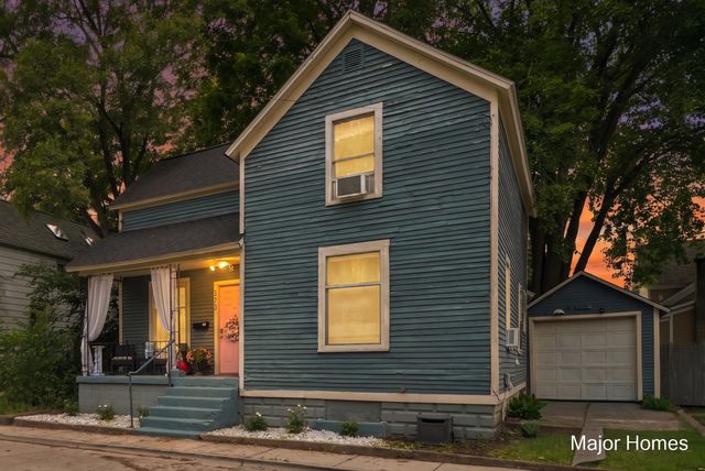 323 Robey Place SE, Grand Rapids, MI 49506