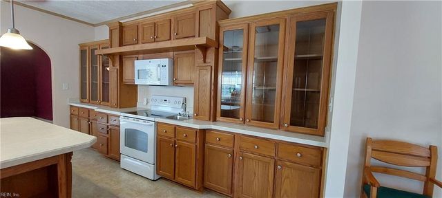 6008 Gockley LN, Gloucester, VA 23061