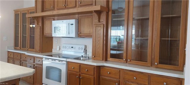 6008 Gockley LN, Gloucester, VA 23061