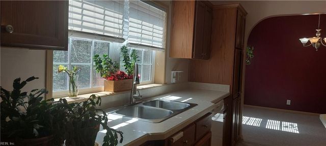 6008 Gockley LN, Gloucester, VA 23061