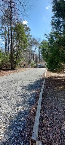 6008 Gockley LN, Gloucester, VA 23061