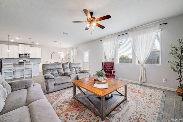 1932 Colonial, New Braunfels, TX 78130