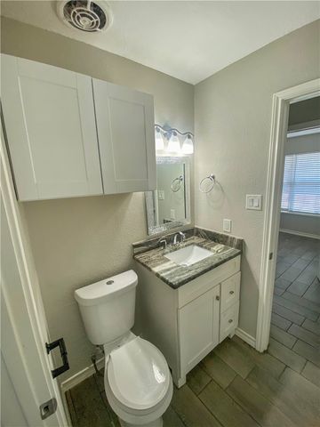 3318 Charlotte Dr, Corpus Christi, TX 78418