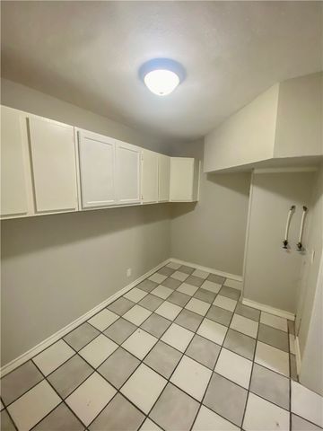 3318 Charlotte Dr, Corpus Christi, TX 78418