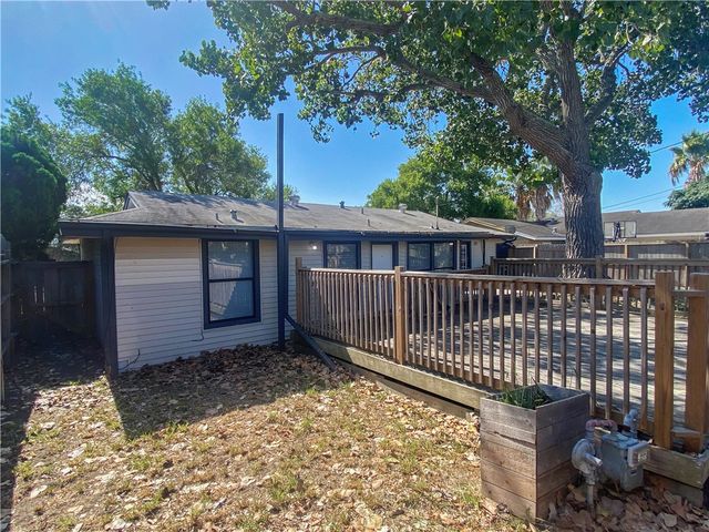 3318 Charlotte Dr, Corpus Christi, TX 78418