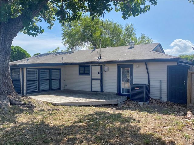 3318 Charlotte Dr, Corpus Christi, TX 78418