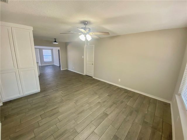 3318 Charlotte Dr, Corpus Christi, TX 78418