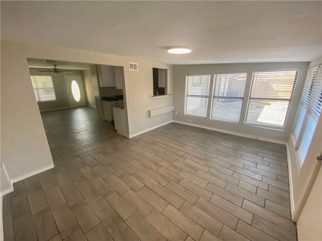 3318 Charlotte Dr, Corpus Christi, TX 78418