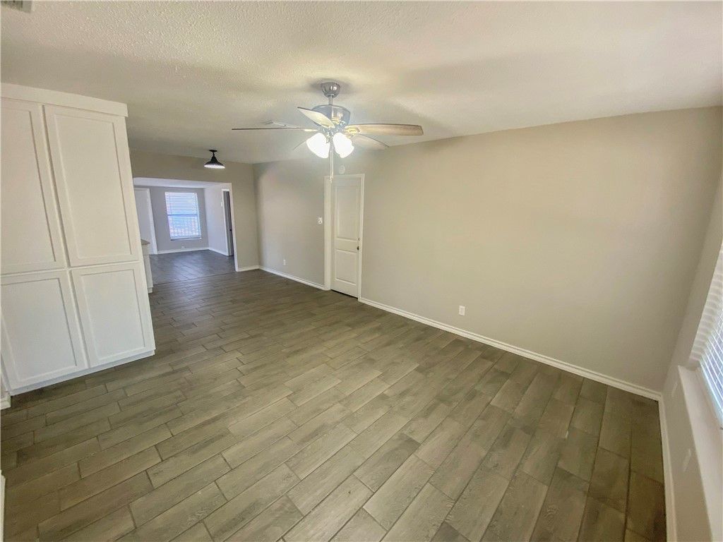 3318 Charlotte Dr, Corpus Christi, TX 78418 — photo 4