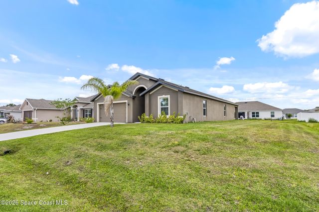 539 Hamwood Street SW, Palm Bay, FL 32908